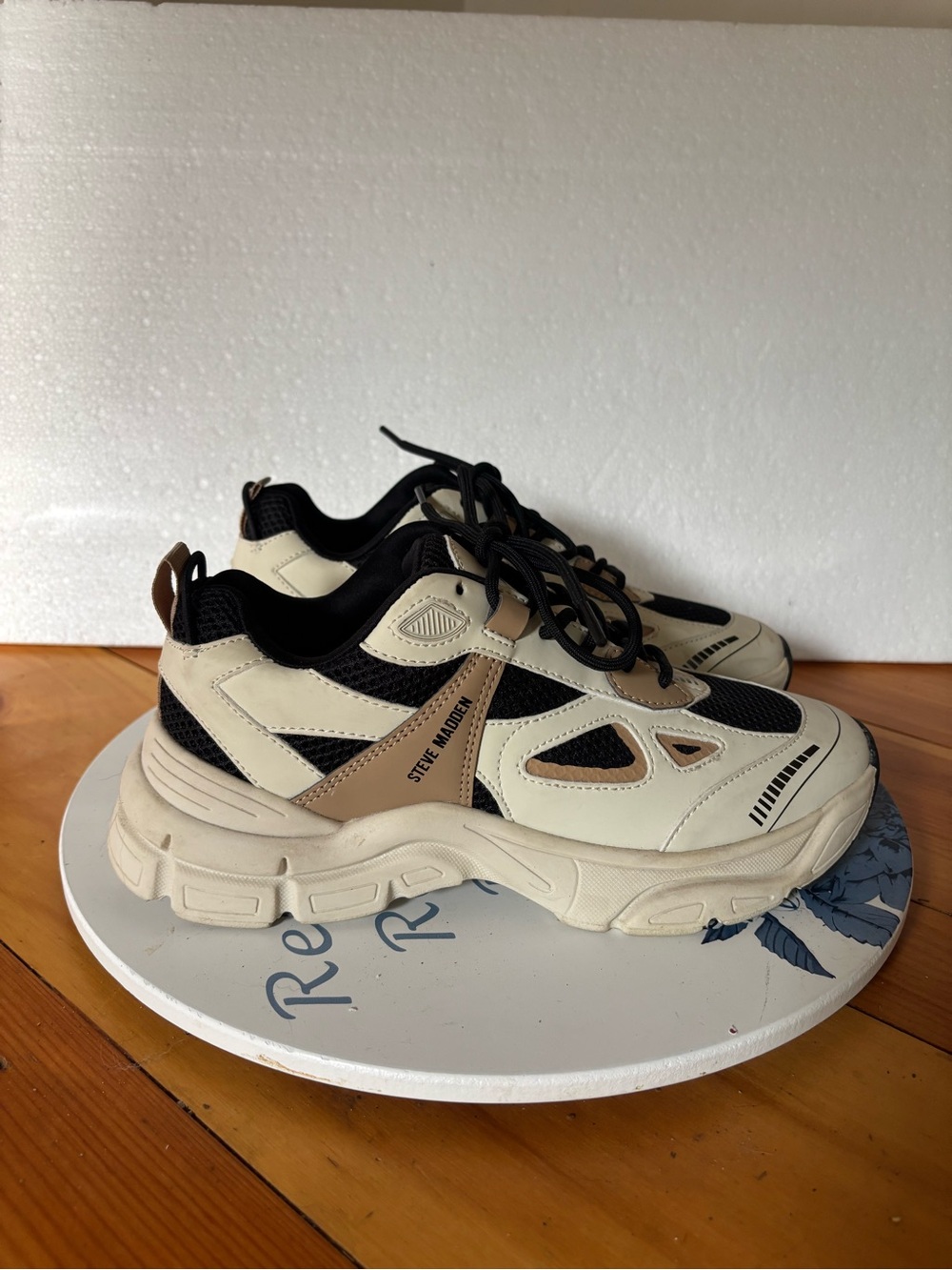 Steve Madden Clydie Chunky Possession Sneakers Size 9 - Picture 1 of 11